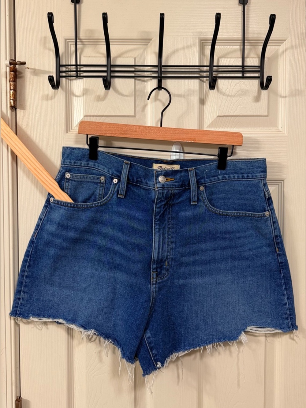 Madewell Medium Wash Blue High-Rise Frayed Cut Off Denim Shorts Size 32 - Picture 3 of 14